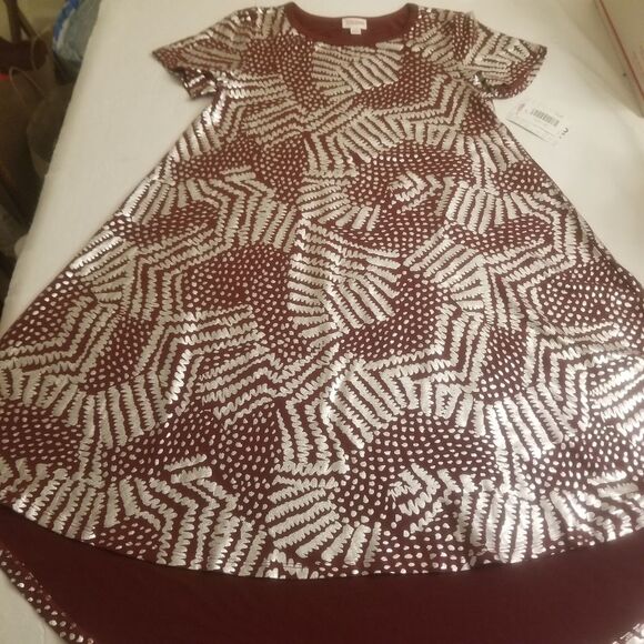 LuLaRoe Carly Short Sleeve Swing Dress Burgundy Silver Metallic Zigzag Sz XSmall - Picture 10 of 10